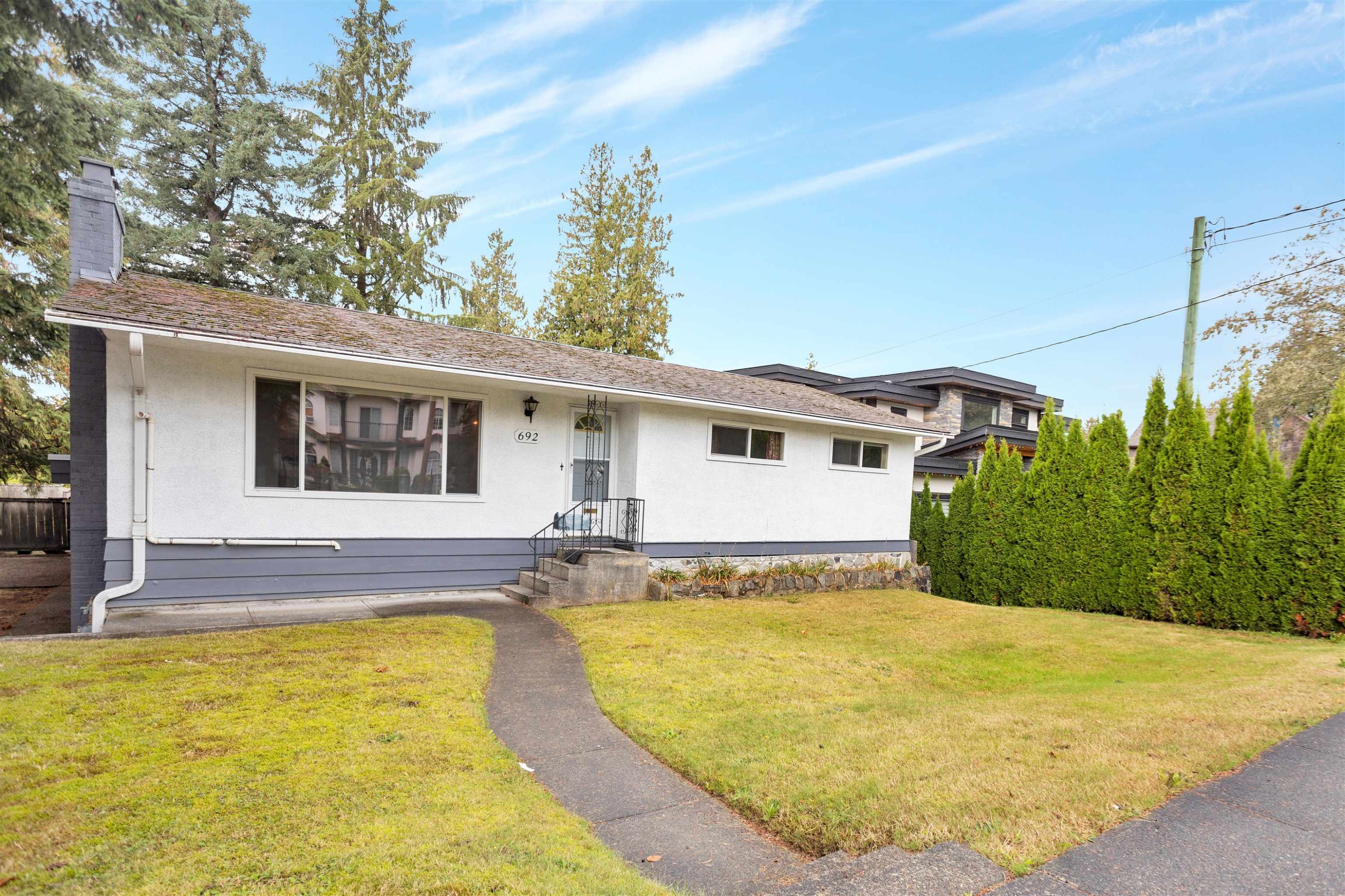 692 Blue Mountain Street, Coquitlam, BC - Outdoor