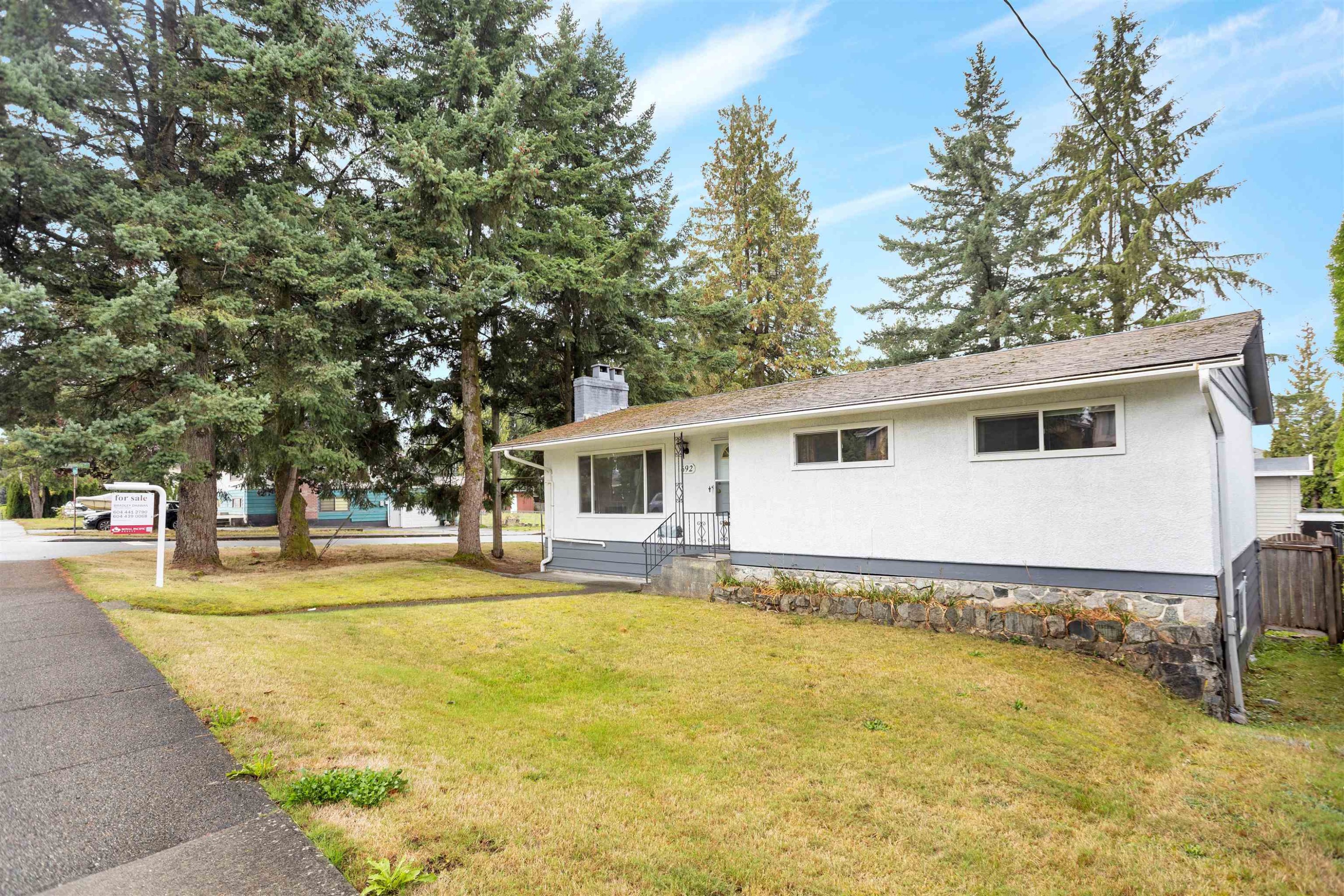 692 Blue Mountain Street, Coquitlam, BC - Outdoor