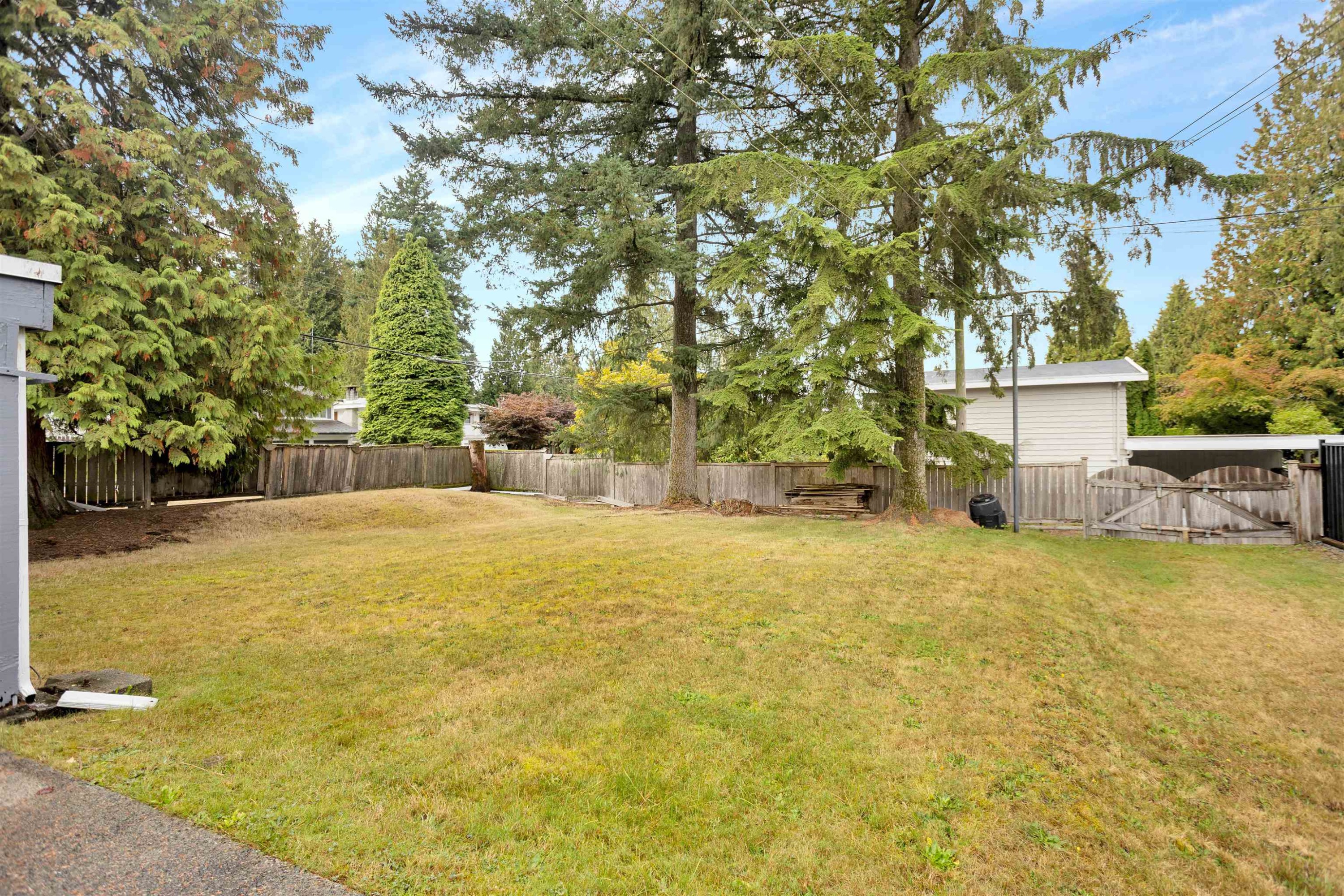 692 Blue Mountain Street, Coquitlam, BC - Outdoor