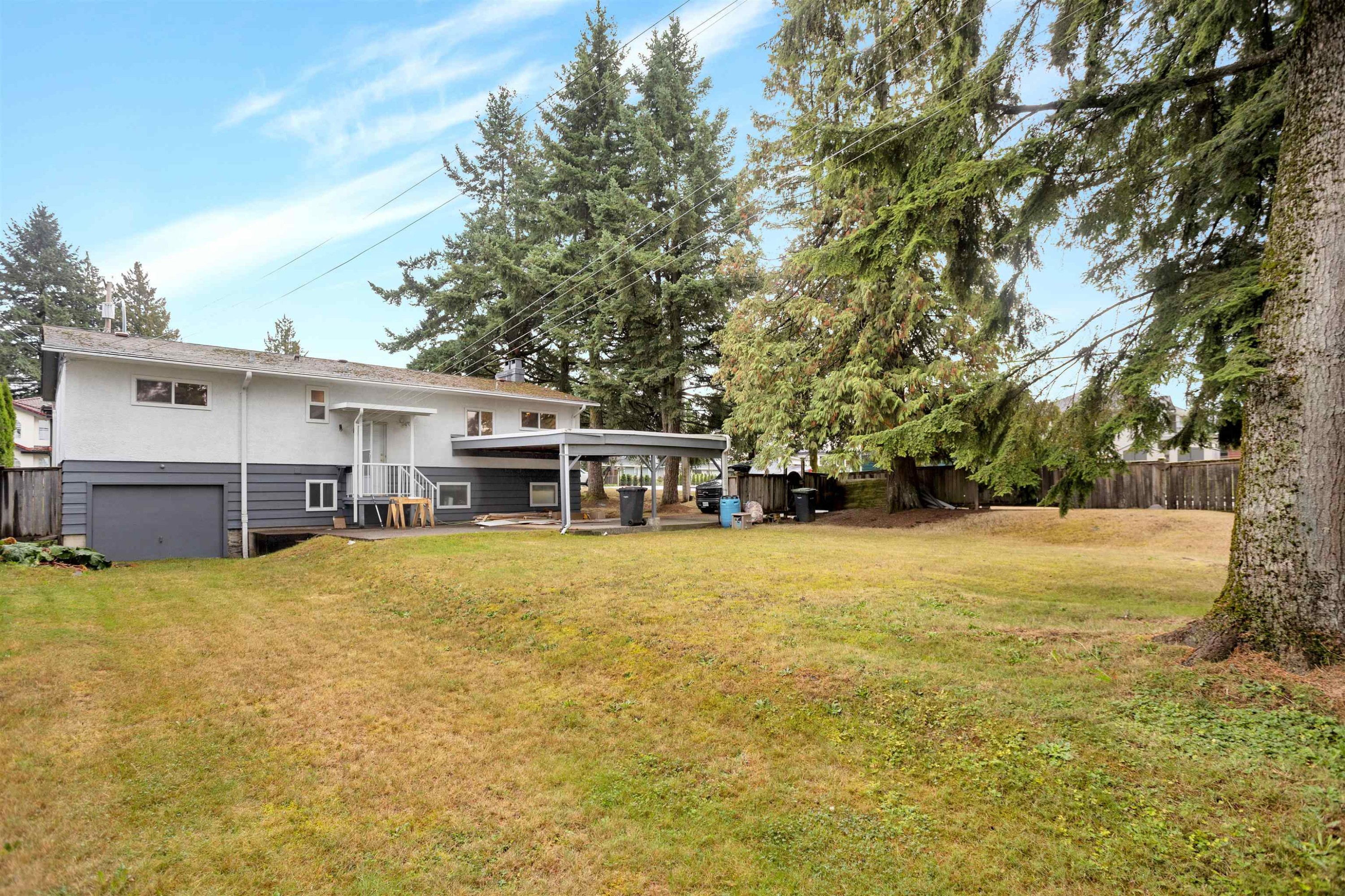 692 Blue Mountain Street, Coquitlam, BC - Outdoor