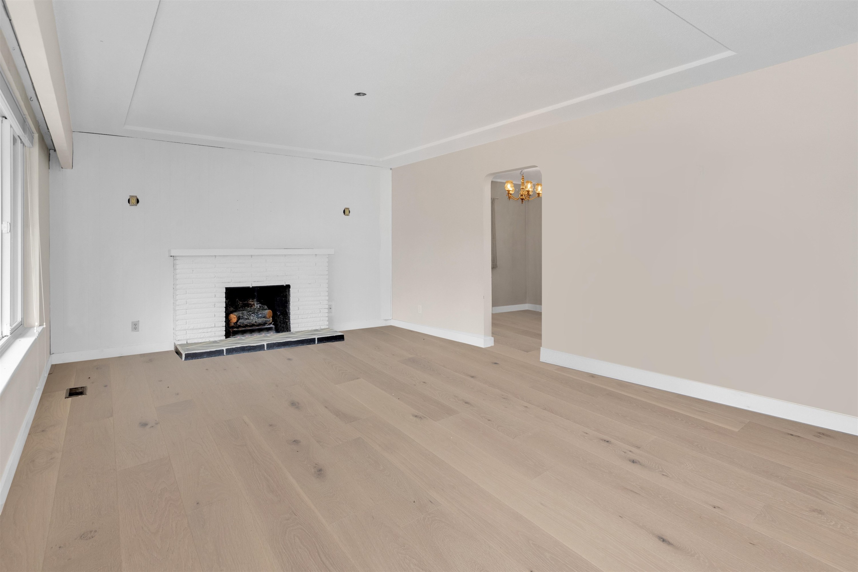 692 Blue Mountain Street, Coquitlam, BC - Indoor With Fireplace