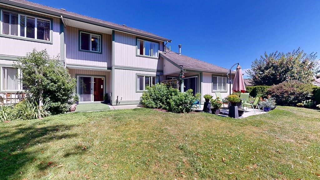 34-735 Park Road, Gibsons, BC - Outdoor