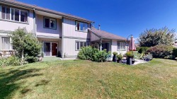 34-735 Park Road Gibsons, BC V0N 1V7