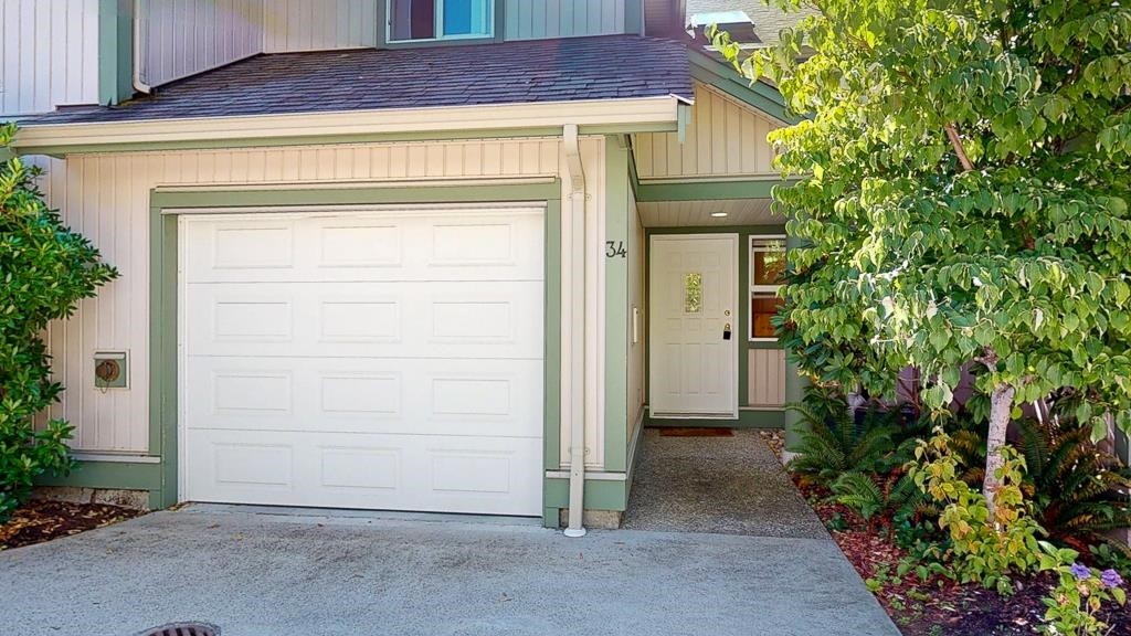 34-735 Park Road, Gibsons, BC - Outdoor With Exterior