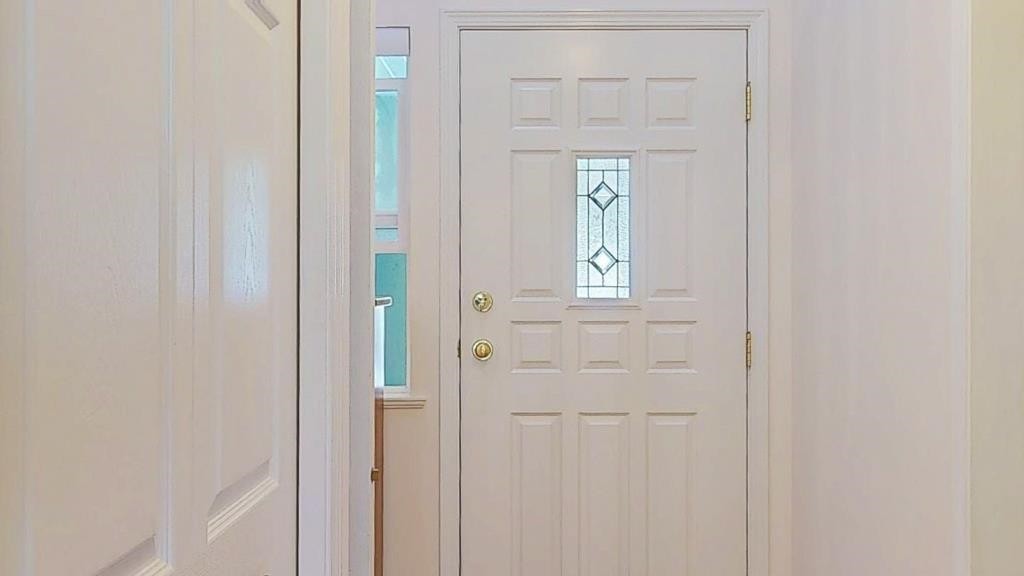 34-735 Park Road, Gibsons, BC - Indoor Photo Showing Other Room