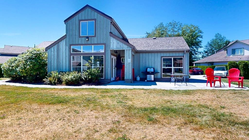 34-735 Park Road, Gibsons, BC - Outdoor