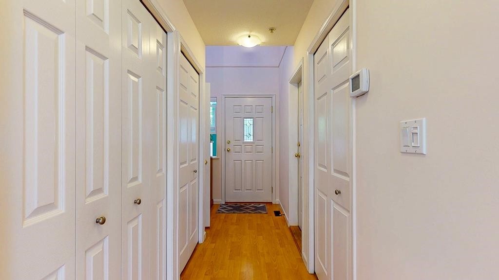 34-735 Park Road, Gibsons, BC - Indoor Photo Showing Other Room