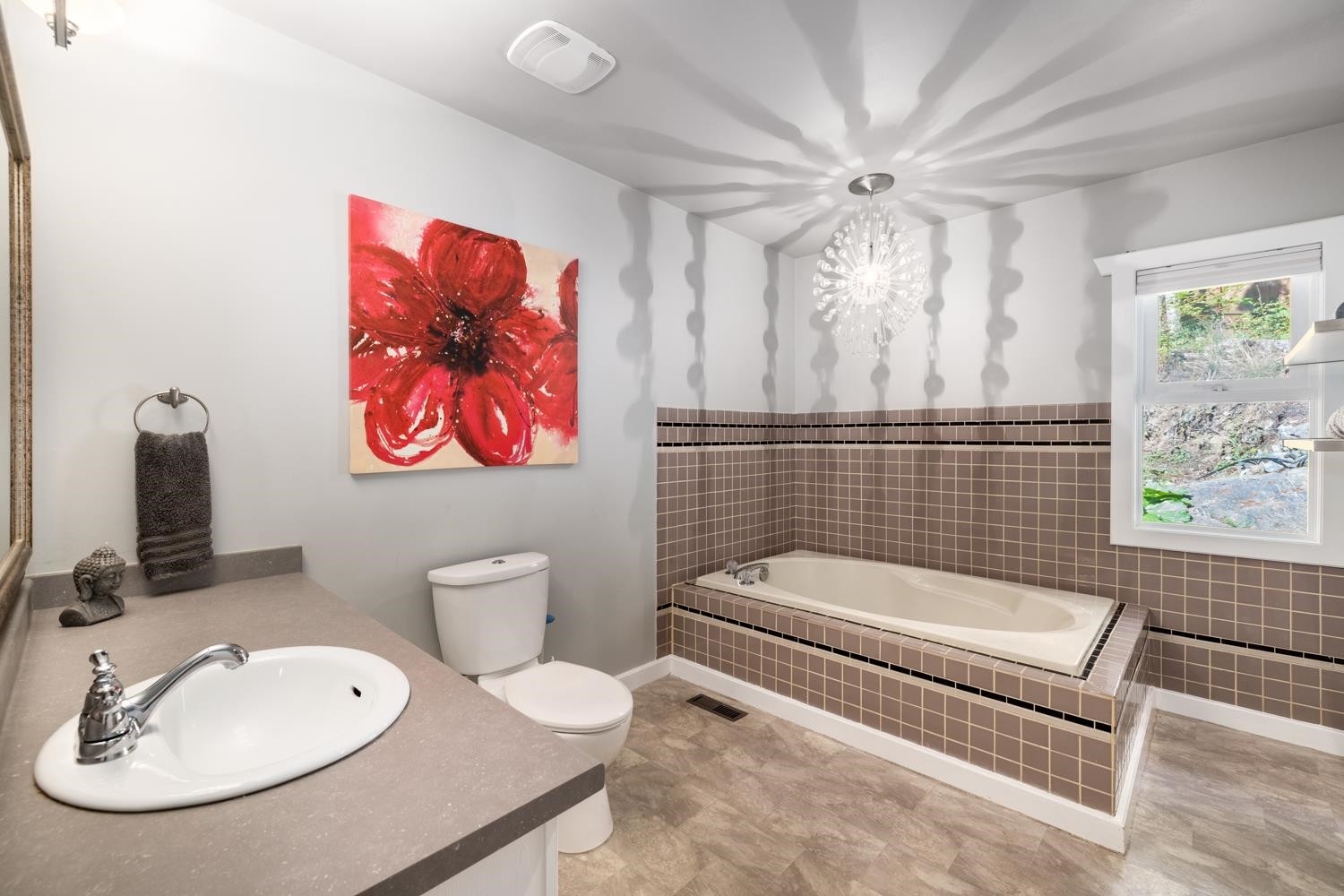 1302 Adams Road, Bowen Island, BC - Indoor Photo Showing Bathroom