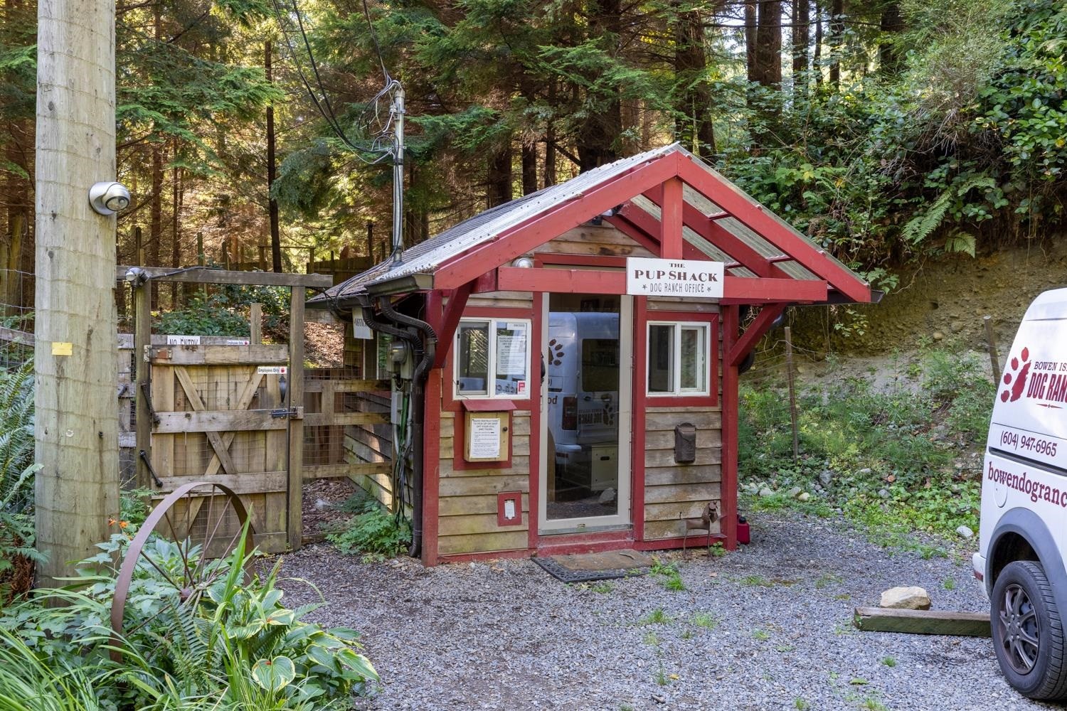 1302 Adams Road, Bowen Island, BC - Outdoor