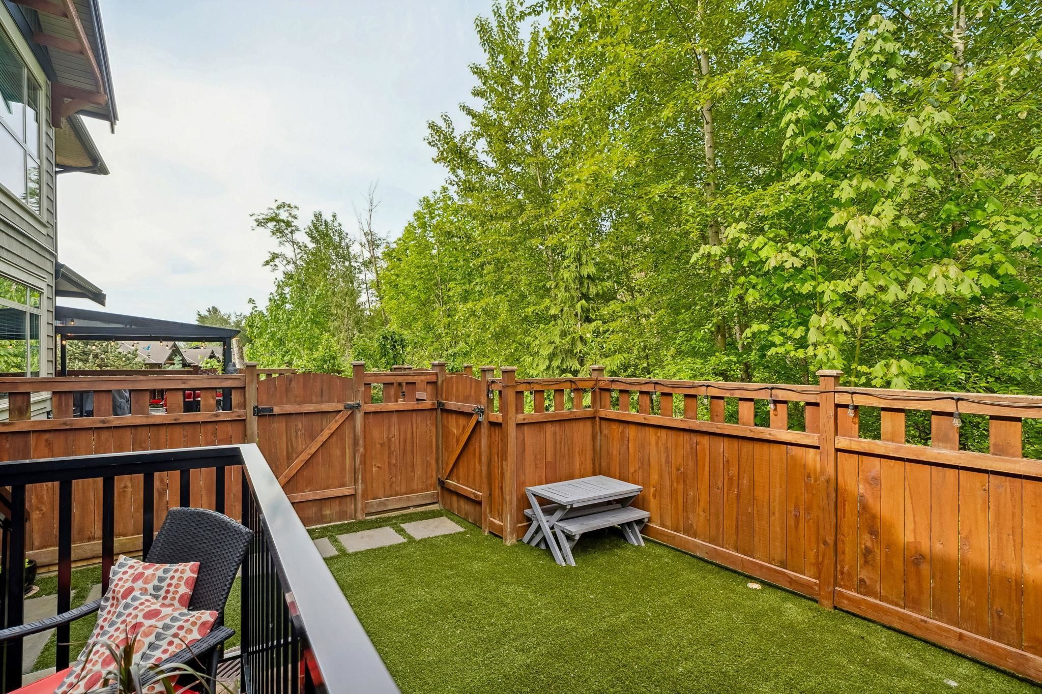 152-11305 240 Street, Maple Ridge, BC - Outdoor