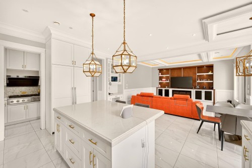 3926 Lockhart Road, Richmond, BC - Indoor Photo Showing Kitchen