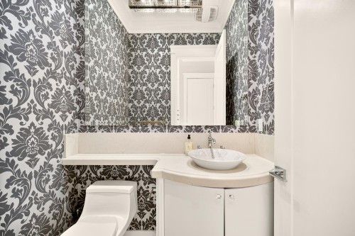 3926 Lockhart Road, Richmond, BC - Indoor Photo Showing Bathroom
