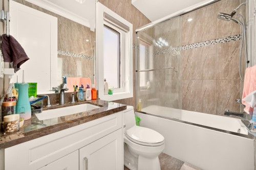 3926 Lockhart Road, Richmond, BC - Indoor Photo Showing Bathroom