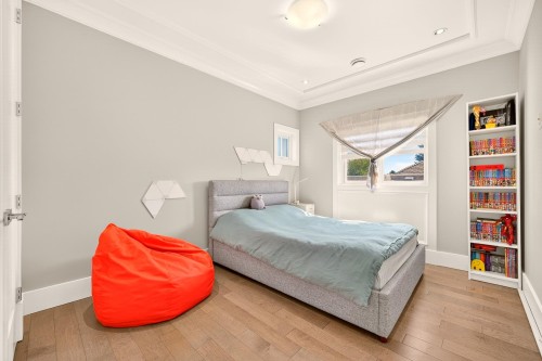 3926 Lockhart Road, Richmond, BC - Indoor Photo Showing Bedroom