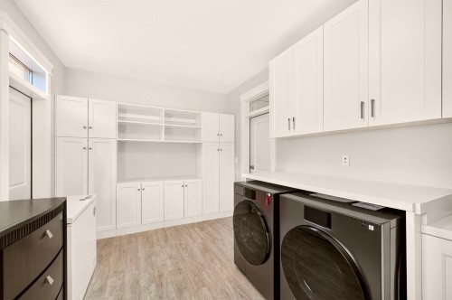 3926 Lockhart Road, Richmond, BC - Indoor Photo Showing Laundry Room