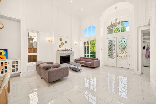 3926 Lockhart Road, Richmond, BC - Indoor With Fireplace