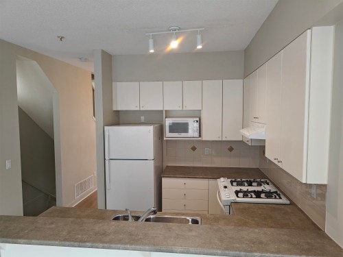 3265 Clermont Mews, Vancouver, BC 