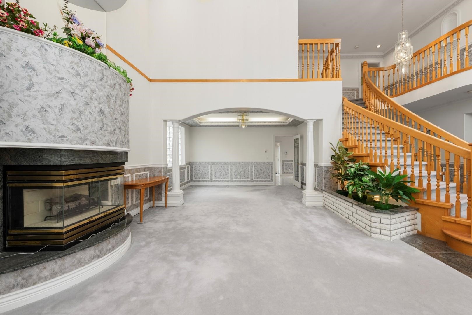 7471 Ledway Road, Richmond, BC - Indoor With Fireplace