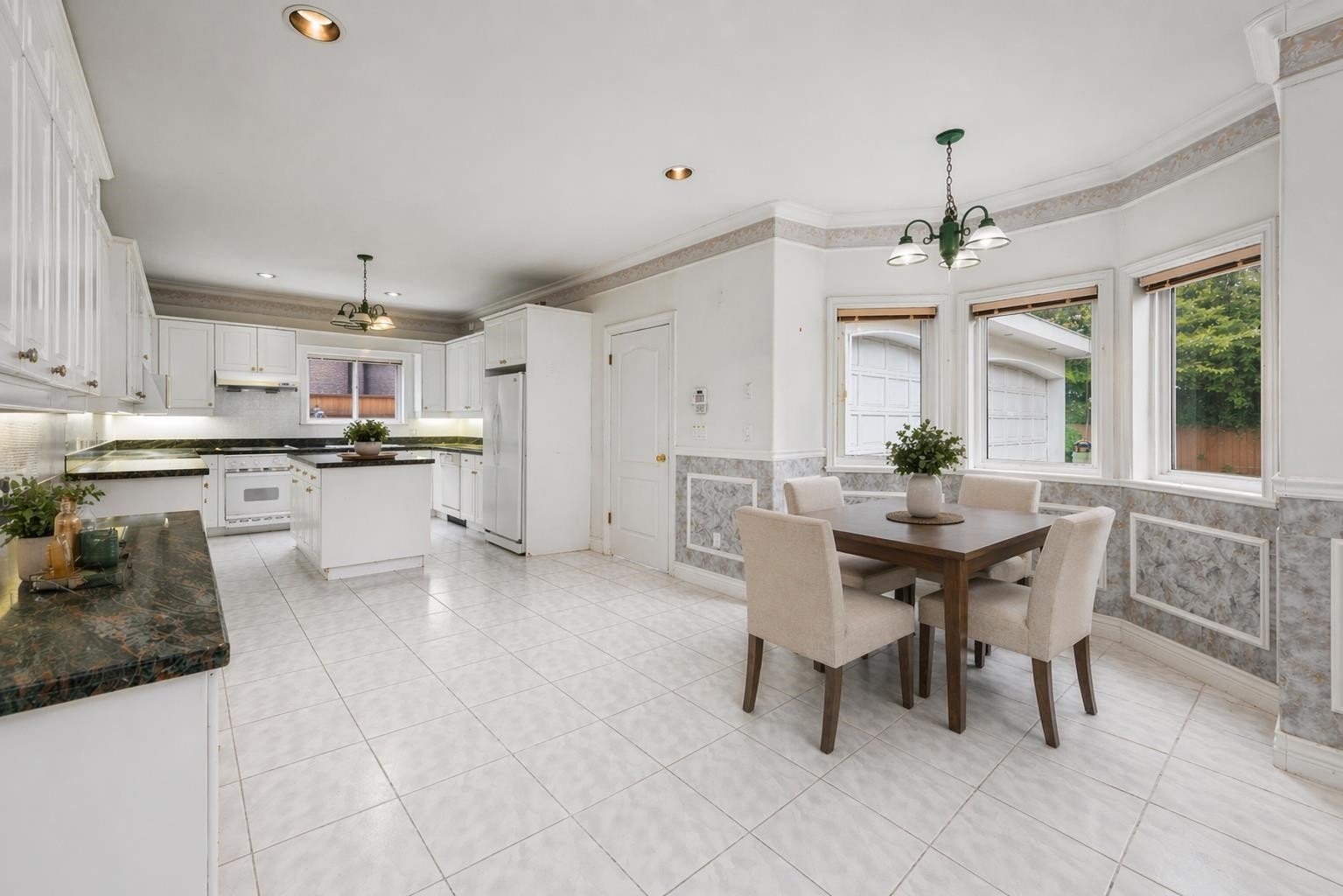 7471 Ledway Road, Richmond, BC - Indoor Photo Showing Other Room