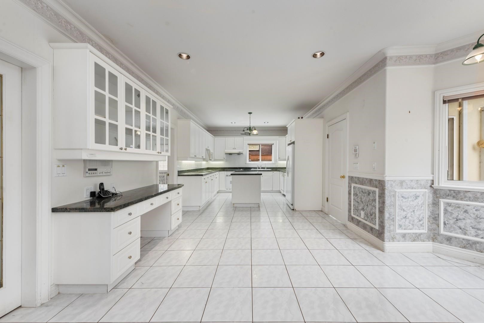 7471 Ledway Road, Richmond, BC - Indoor Photo Showing Other Room