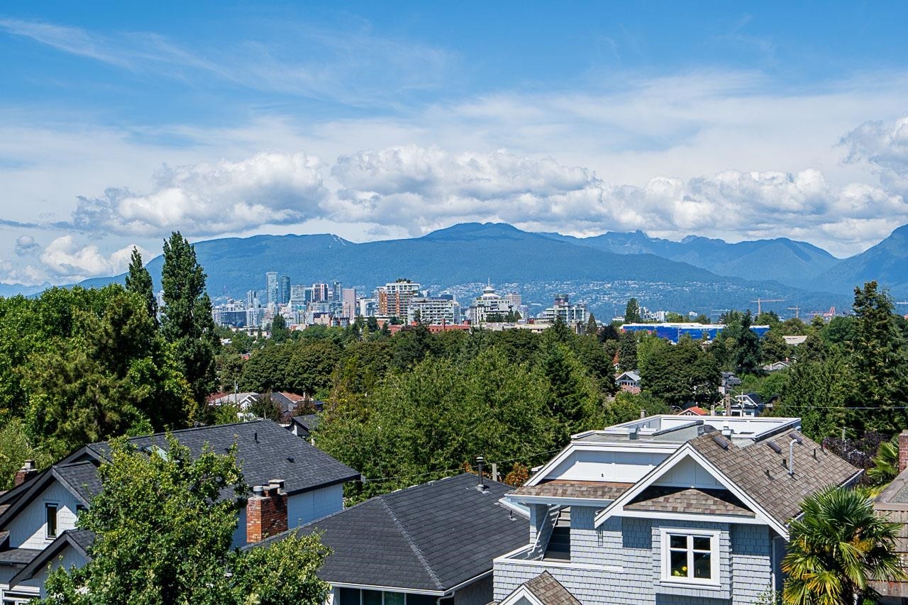3-676 22Nd Avenue E, Vancouver, BC - Outdoor With View
