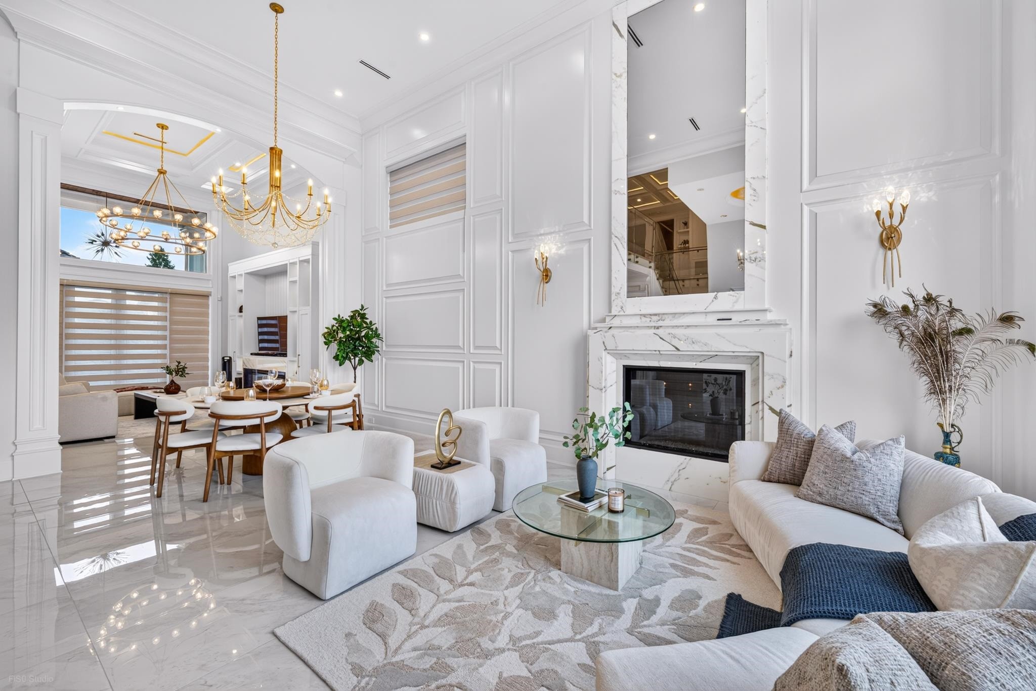 8480 Mowbray Road, Richmond, BC - Indoor Photo Showing Living Room With Fireplace