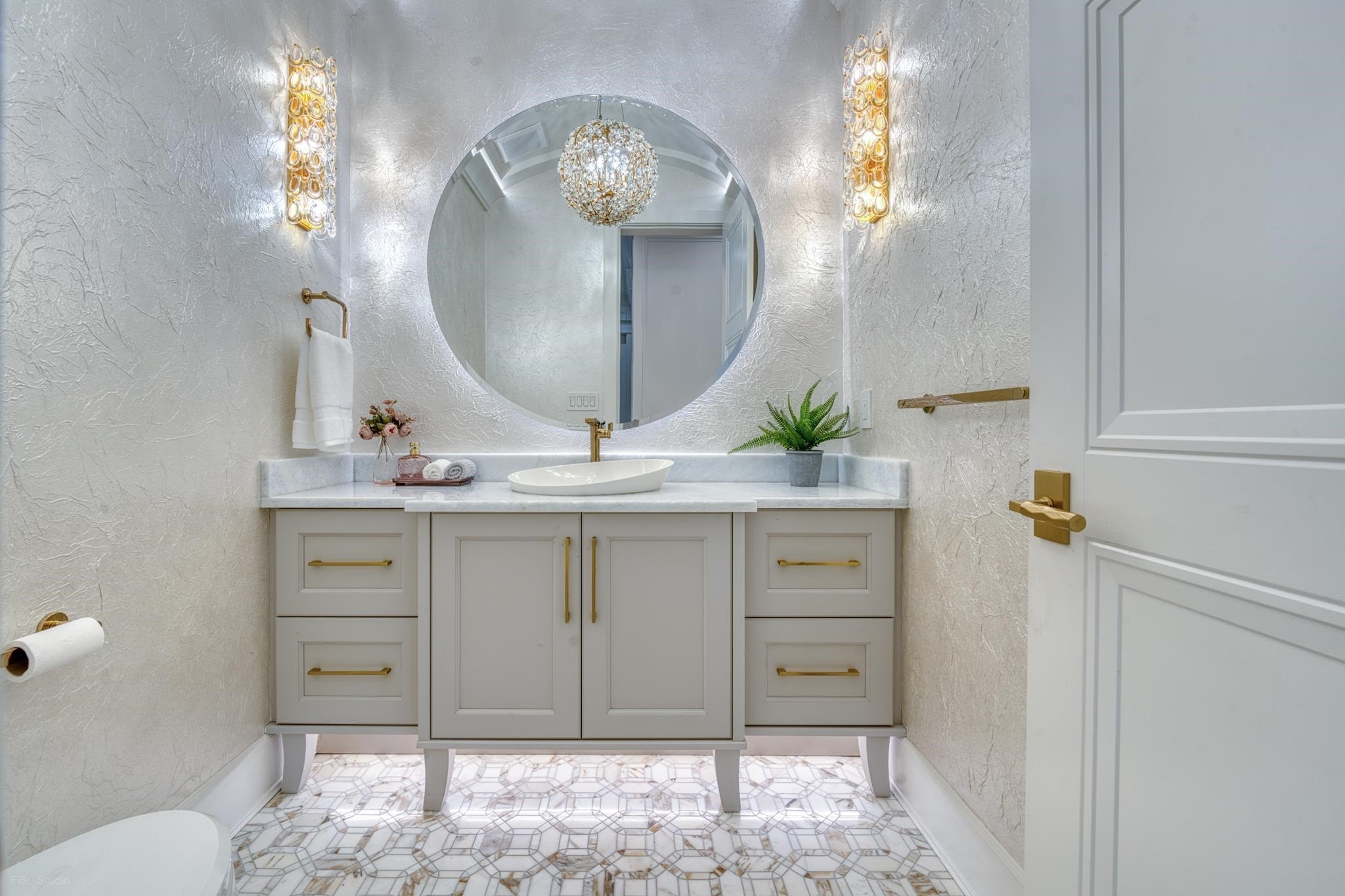 8480 Mowbray Road, Richmond, BC - Indoor Photo Showing Bathroom