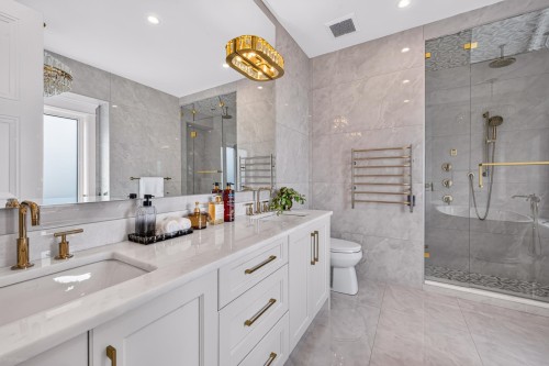 8480 Mowbray Road, Richmond, BC - Indoor Photo Showing Bathroom