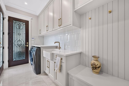 8480 Mowbray Road, Richmond, BC - Indoor