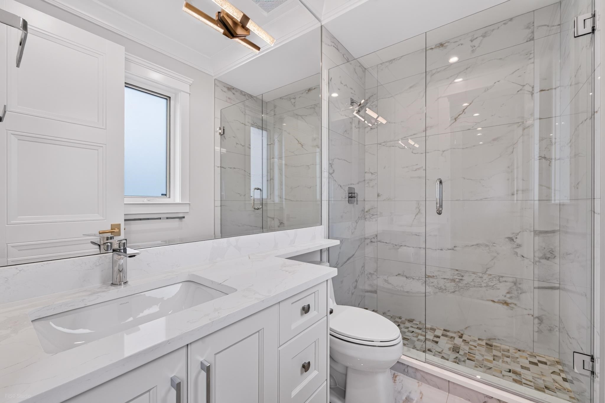8480 Mowbray Road, Richmond, BC - Indoor Photo Showing Bathroom