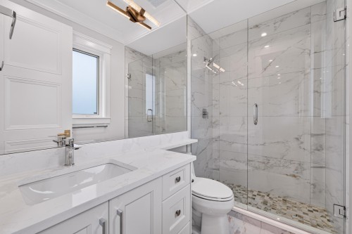 8480 Mowbray Road, Richmond, BC - Indoor Photo Showing Bathroom