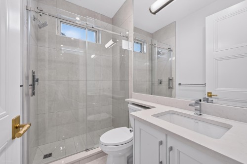 8480 Mowbray Road, Richmond, BC - Indoor Photo Showing Bathroom