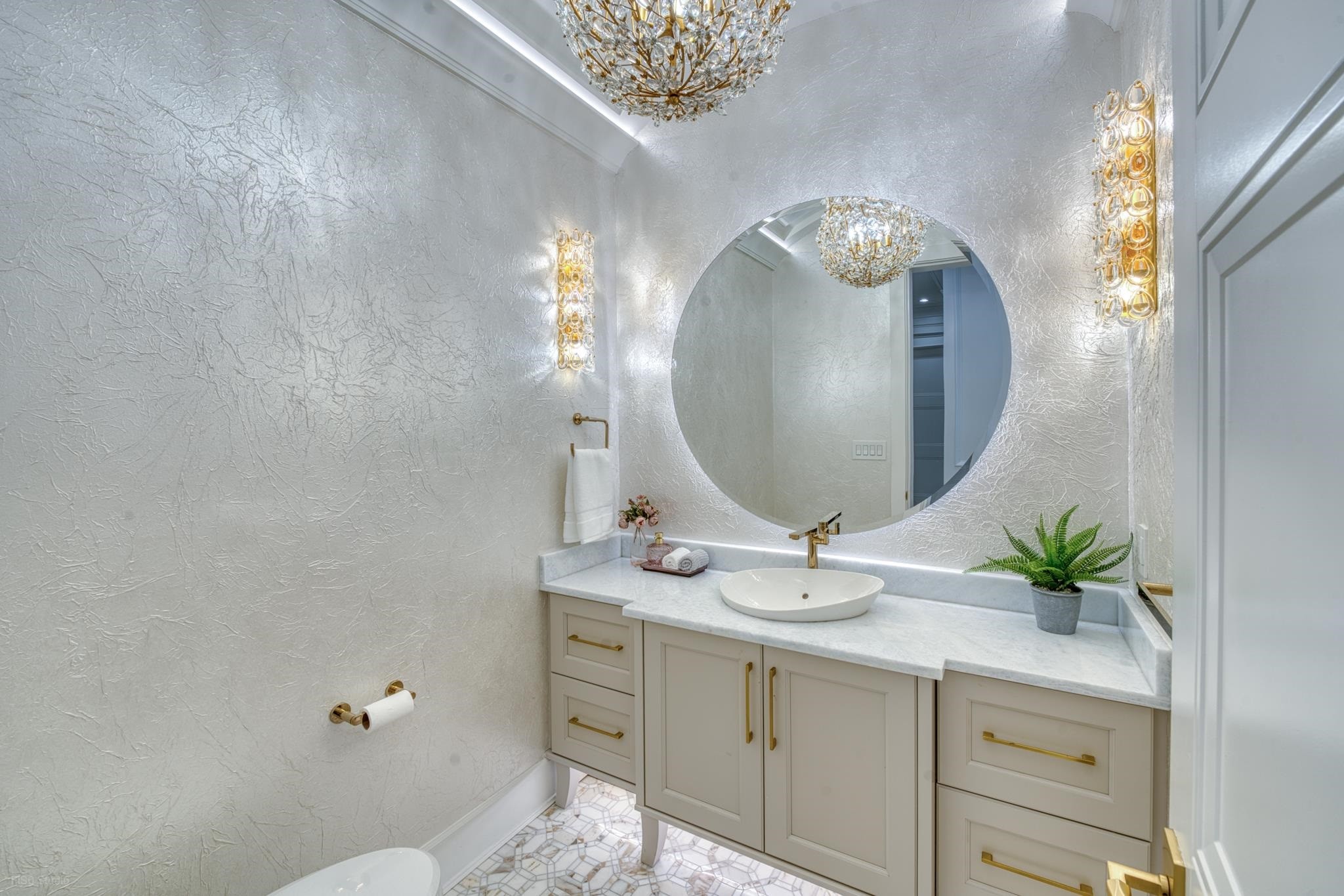 8480 Mowbray Road, Richmond, BC - Indoor Photo Showing Bathroom