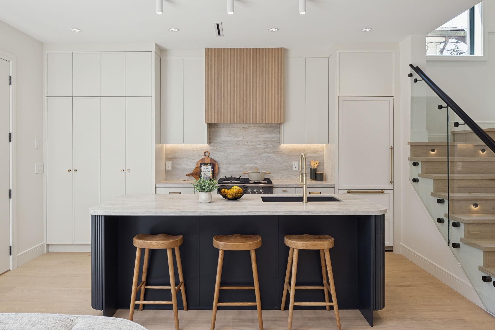 1-2815 Trinity Street, Vancouver, BC - Indoor Photo Showing Kitchen With Upgraded Kitchen