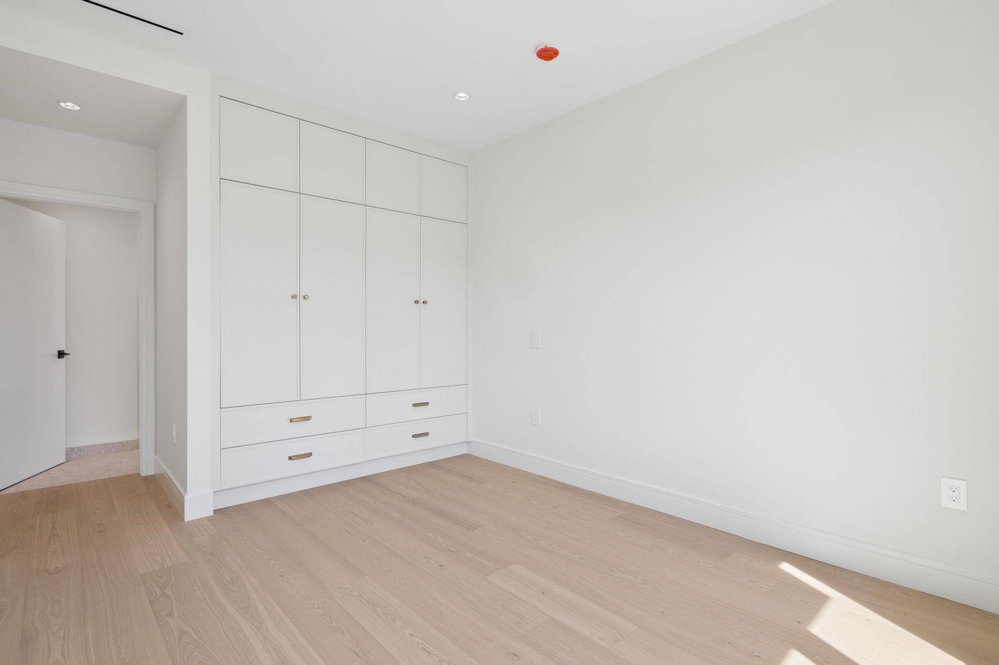 1-2815 Trinity Street, Vancouver, BC - Indoor Photo Showing Other Room