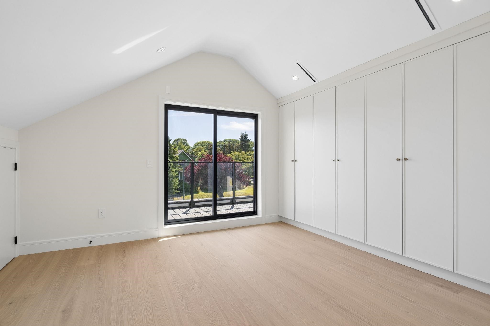 1-2815 Trinity Street, Vancouver, BC - Indoor Photo Showing Other Room