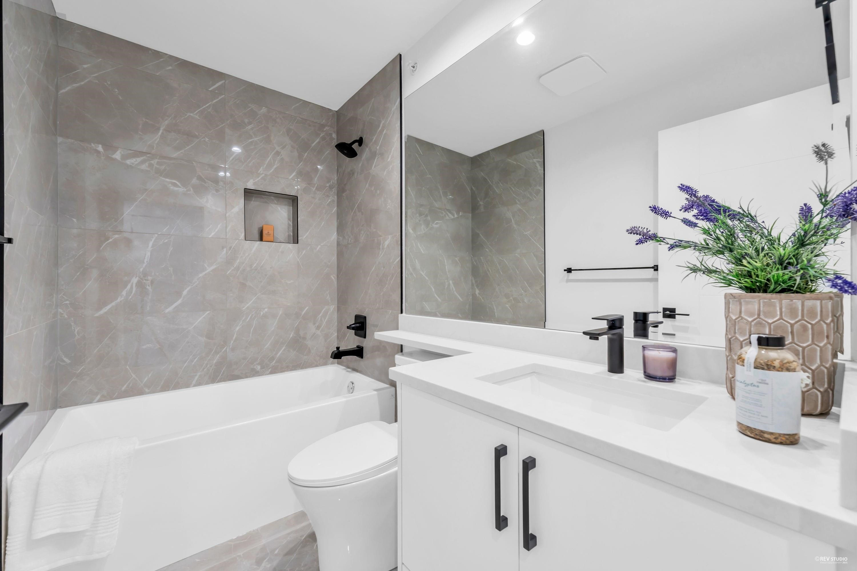 13618 232St Street, Maple Ridge, BC - Indoor Photo Showing Bathroom
