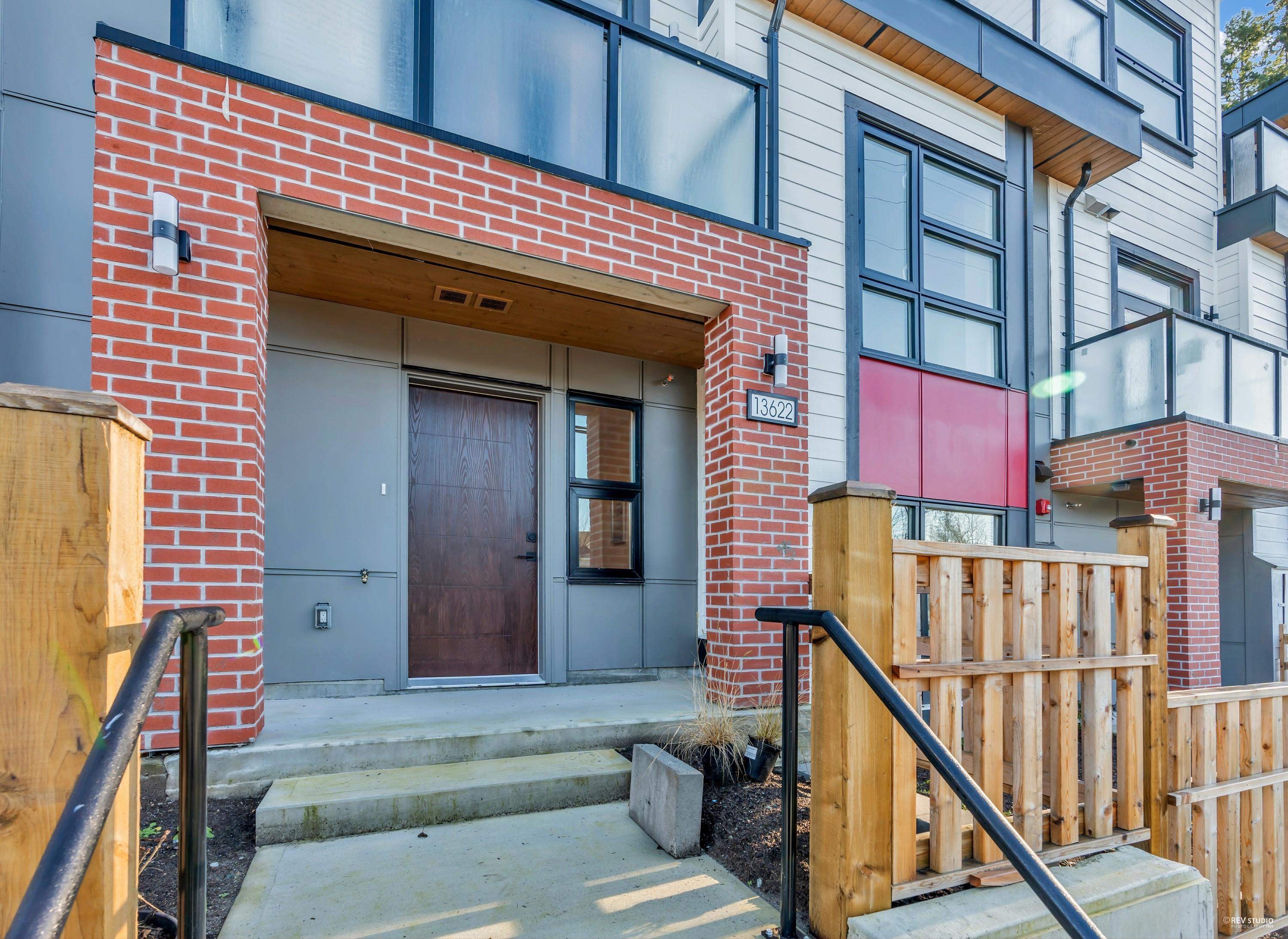 13618 232St Street, Maple Ridge, BC - Outdoor With Exterior
