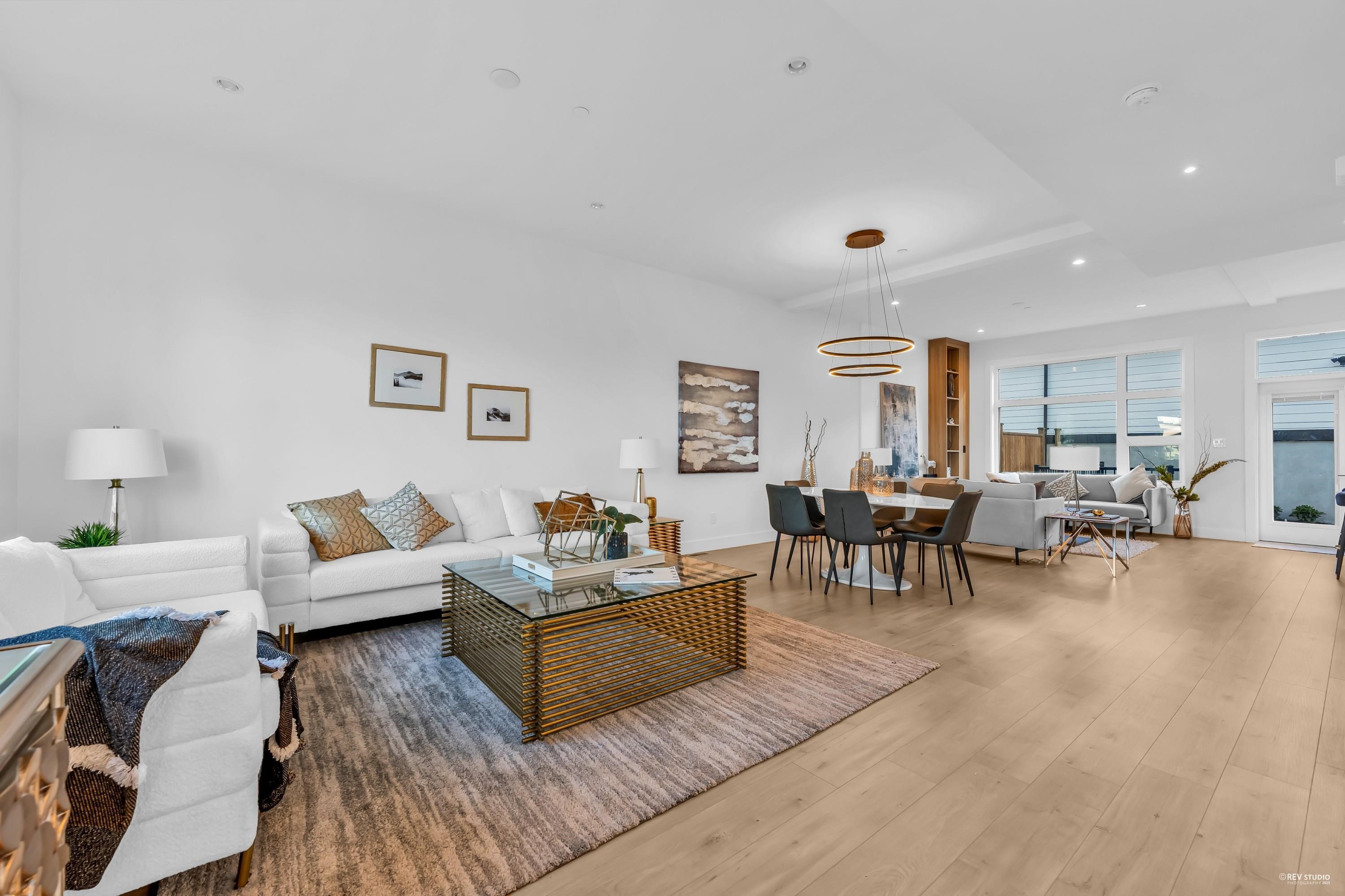 13618 232St Street, Maple Ridge, BC - Indoor Photo Showing Living Room