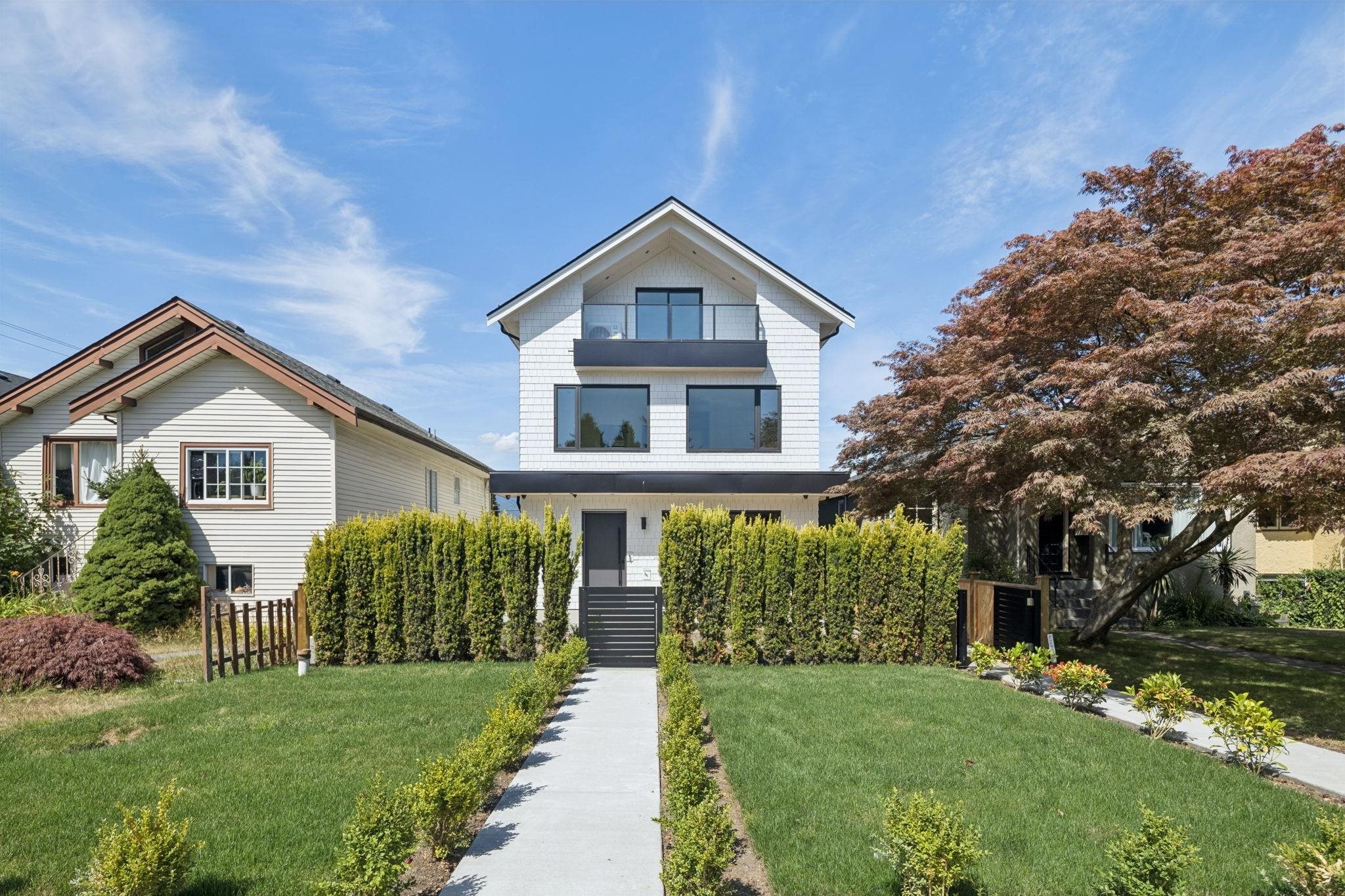 2-2815 Trinity Street, Vancouver, BC - Outdoor
