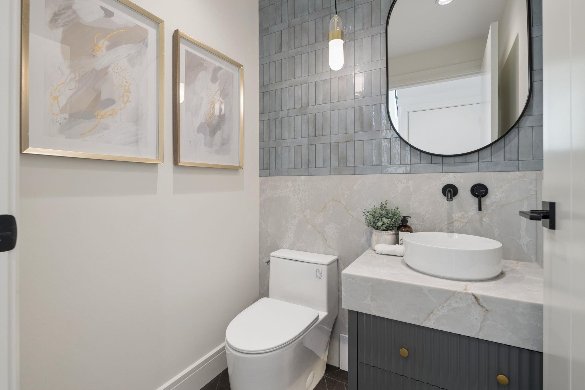 2-2815 Trinity Street, Vancouver, BC - Indoor Photo Showing Bathroom