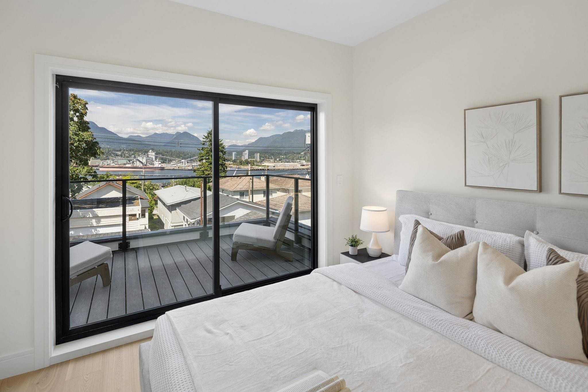2-2815 Trinity Street, Vancouver, BC - Indoor Photo Showing Bedroom