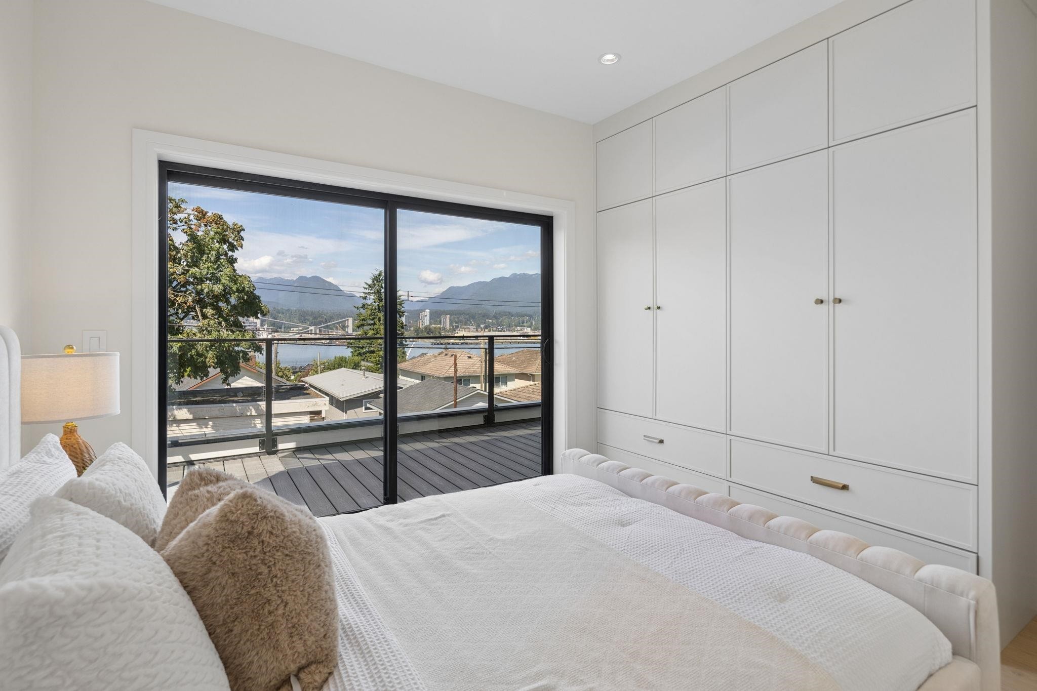 2-2815 Trinity Street, Vancouver, BC - Indoor Photo Showing Bedroom