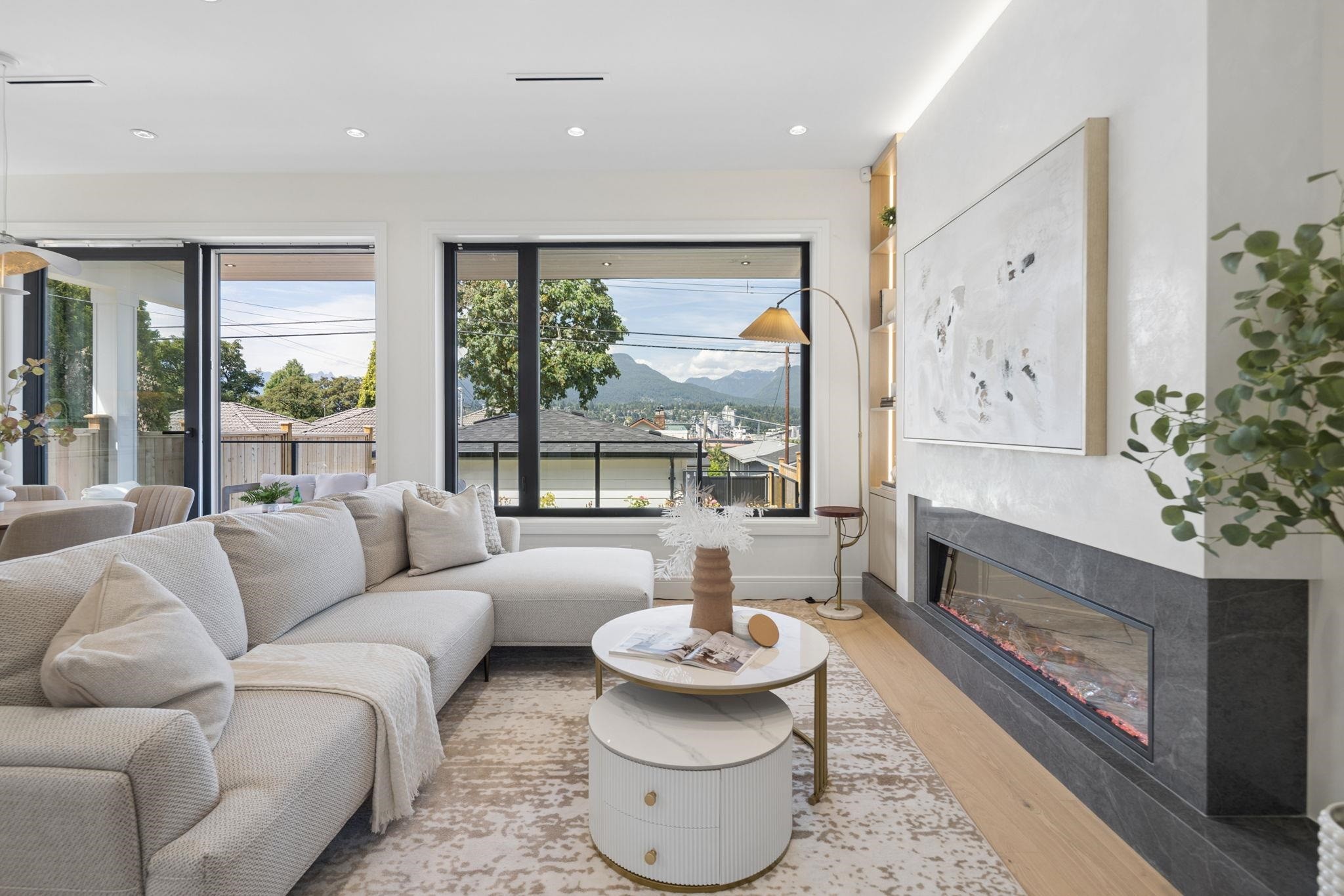 2-2815 Trinity Street, Vancouver, BC - Indoor Photo Showing Living Room With Fireplace
