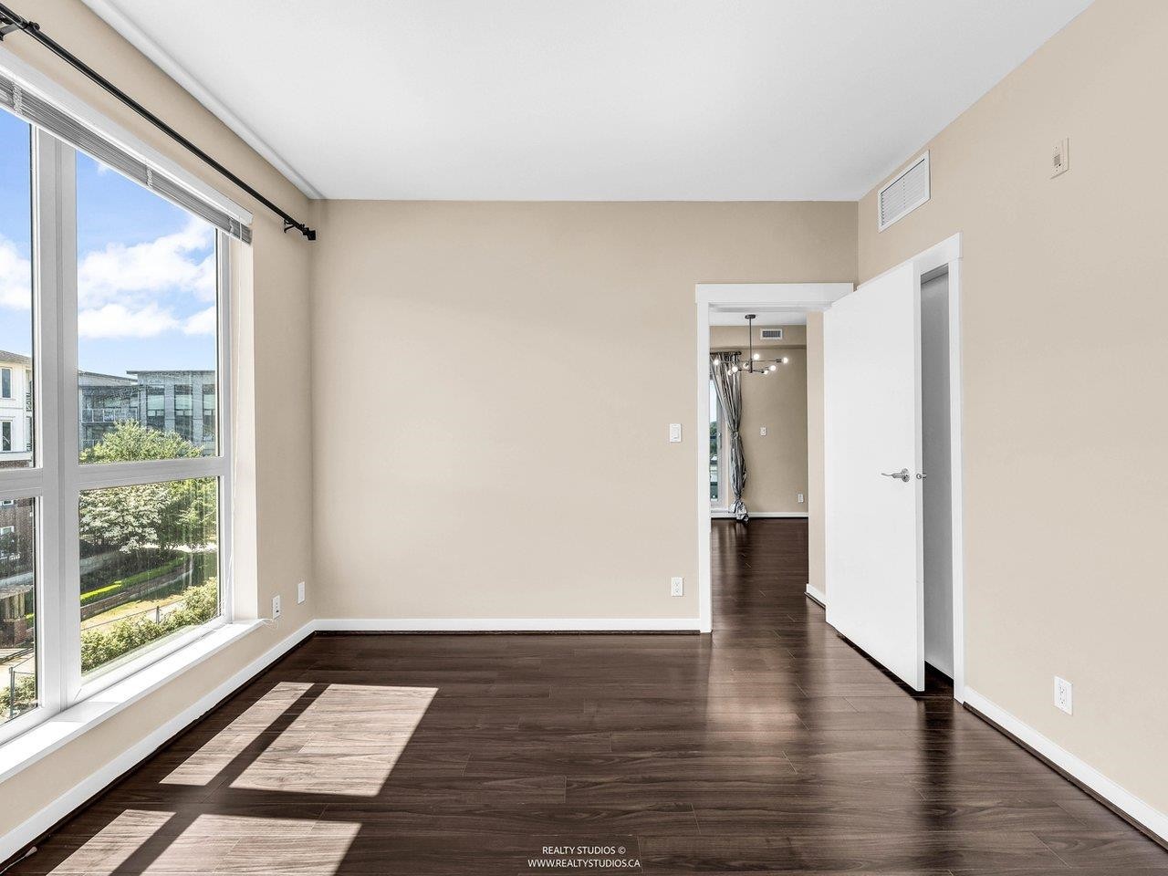 392-4133 Stolberg Street, Richmond, BC - Indoor Photo Showing Other Room