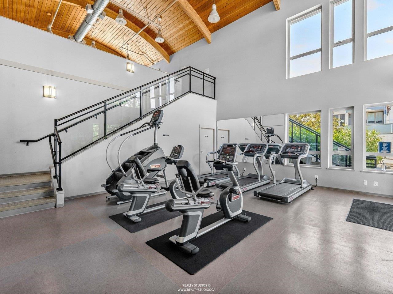 392-4133 Stolberg Street, Richmond, BC - Indoor Photo Showing Gym Room
