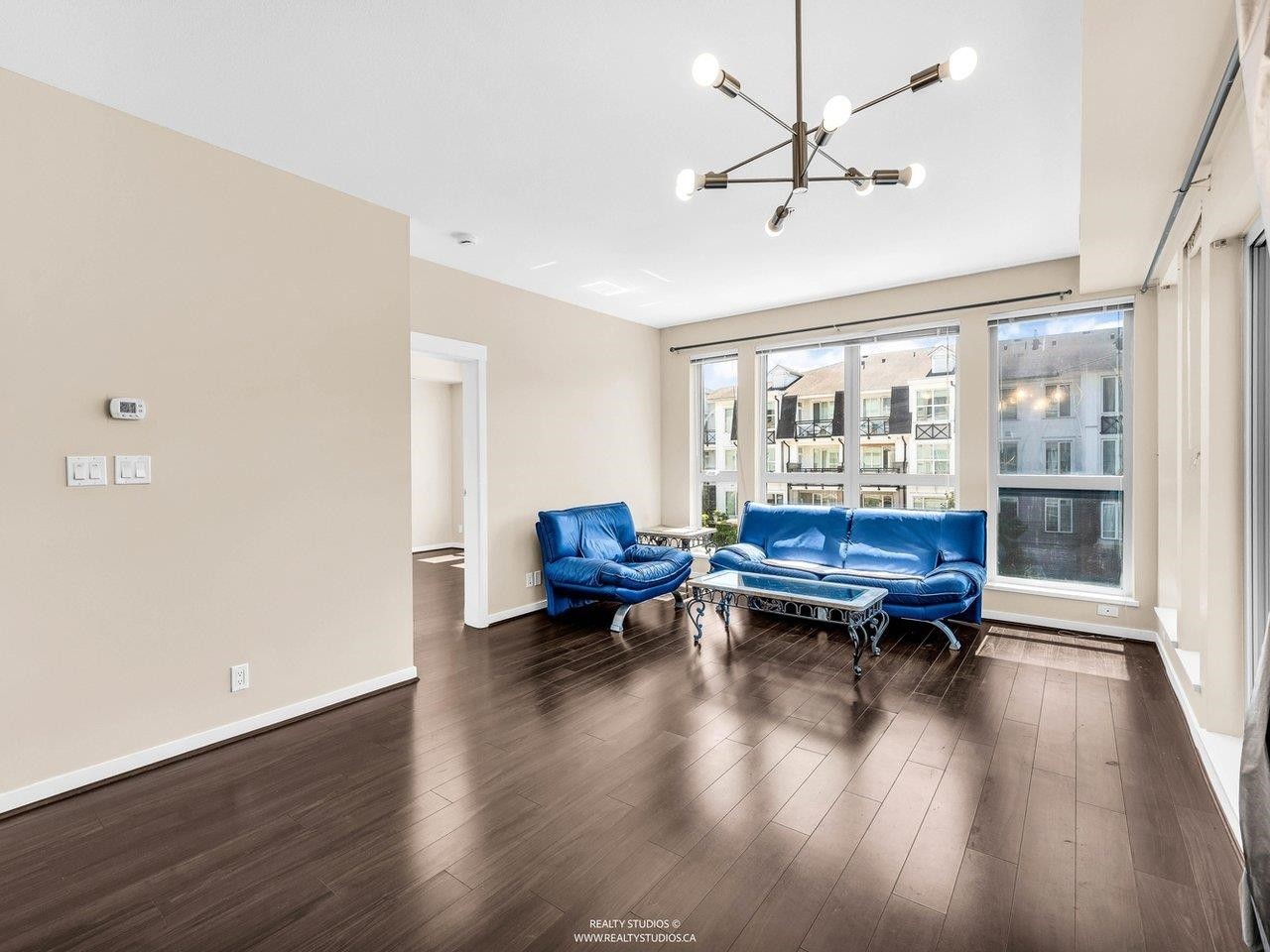 392-4133 Stolberg Street, Richmond, BC - Indoor Photo Showing Other Room