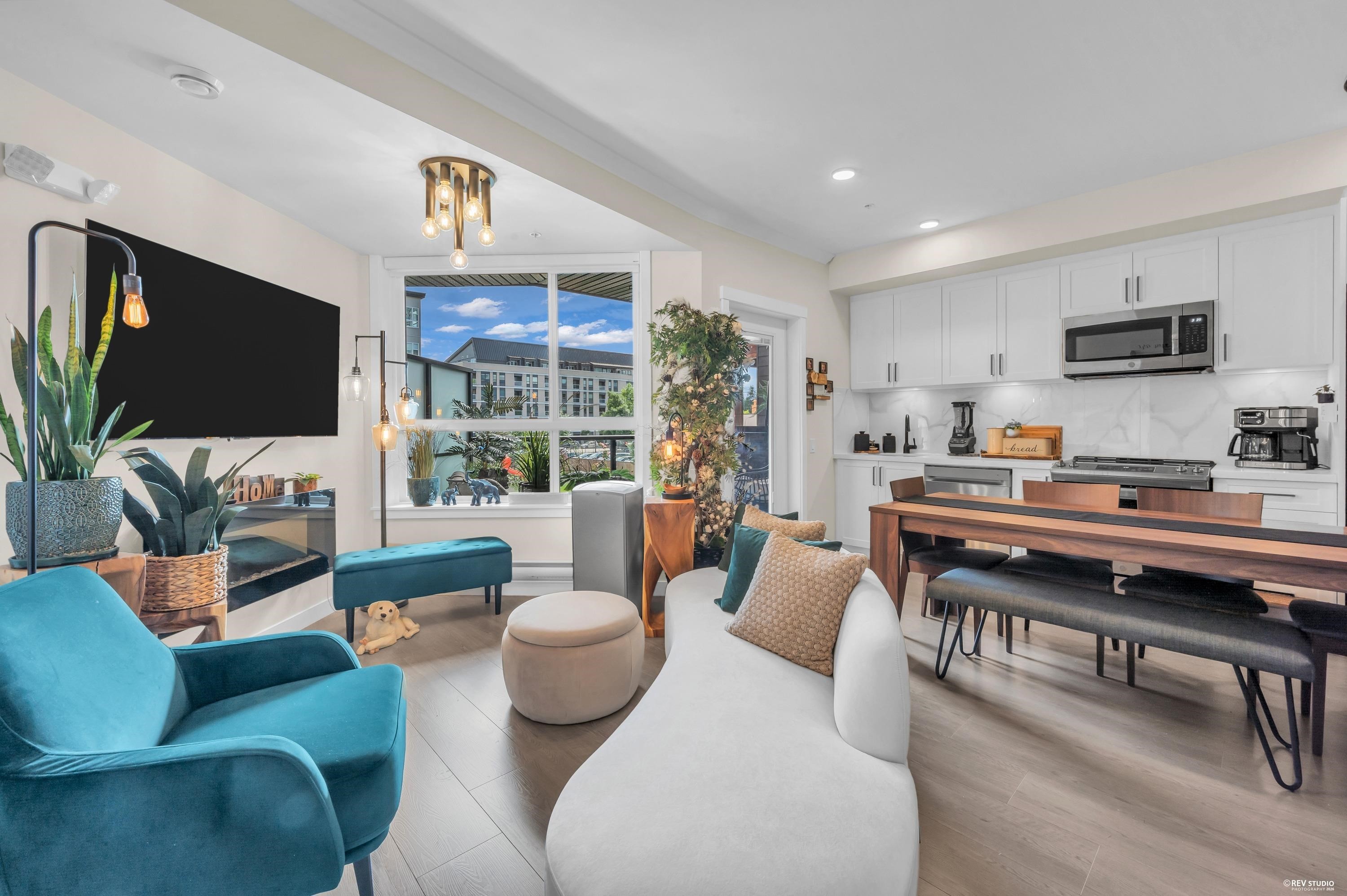 225-12109 223 Street, Maple Ridge, BC - Indoor