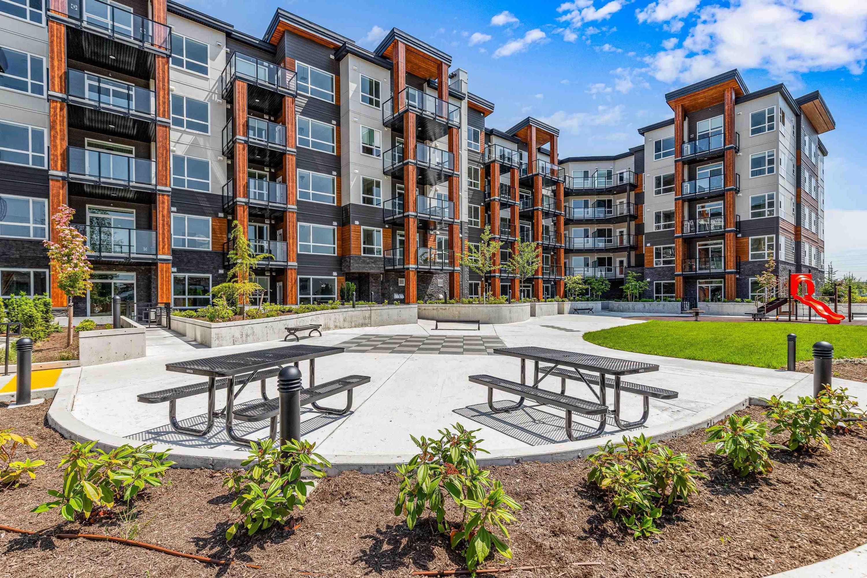 225-12109 223 Street, Maple Ridge, BC - Outdoor With Balcony With Facade