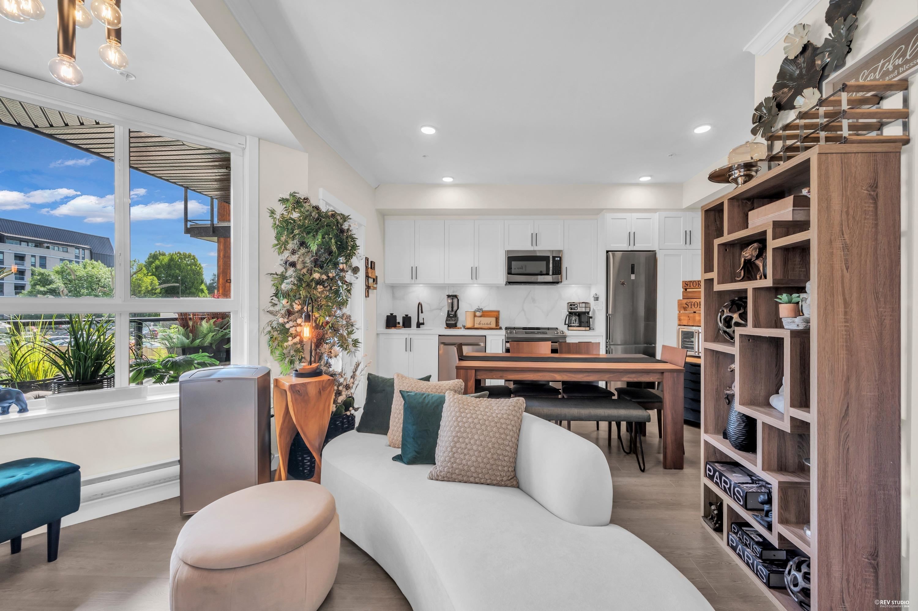 225-12109 223 Street, Maple Ridge, BC - Indoor